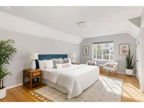 1128 NE Knott Street Portland OR 97212