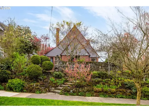 1128 NE Knott Street Portland OR 97212