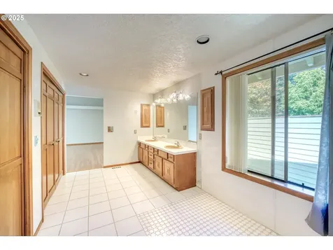 2626 Wakerobin Court West Linn OR 97068
