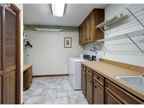 13985 NW Harvest Lane Portland OR 97229