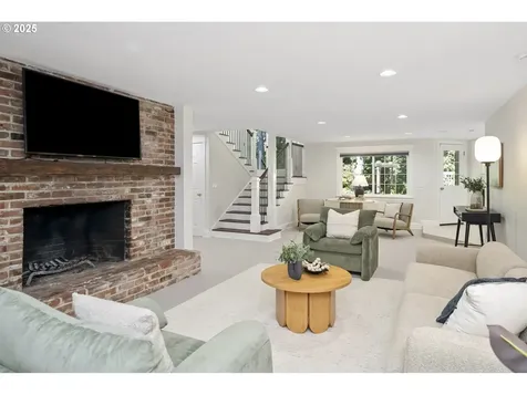 289 G Avenue Lake Oswego OR 97034