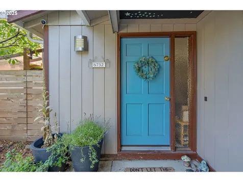 6732 SE 56th Avenue Portland OR 97206