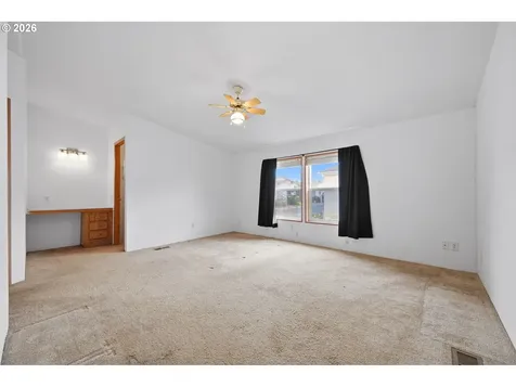 1000 S Mckern Court Newberg OR 97132