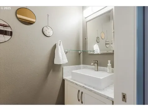 20 Hotspur Street Lake Oswego OR 97035