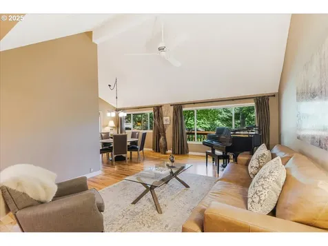 20 Hotspur Street Lake Oswego OR 97035
