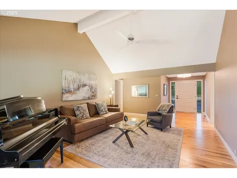20 Hotspur Street Lake Oswego OR 97035