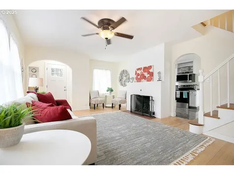 805 N Kelso Avenue Kelso WA 98626