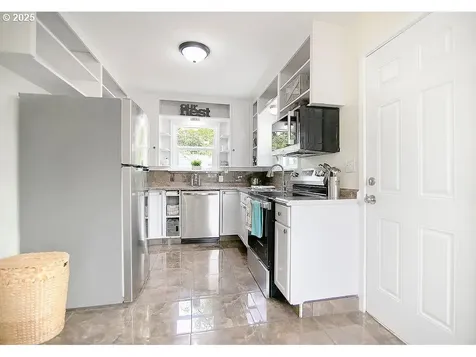 805 N Kelso Avenue Kelso WA 98626
