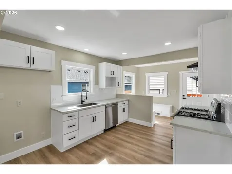 8745 N Burrage Avenue Portland OR 97217