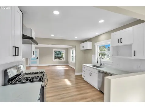 8745 N Burrage Avenue Portland OR 97217