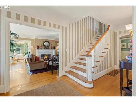 2836 NW Cumberland Road Portland OR 97210