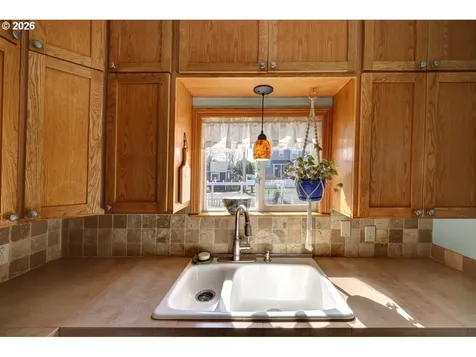 830 17th Avenue Seaside OR 97138