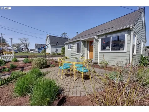 830 17th Avenue Seaside OR 97138