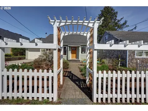 830 17th Avenue Seaside OR 97138