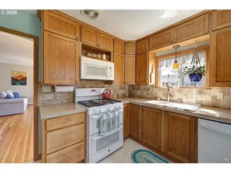 830 17th Avenue Seaside OR 97138