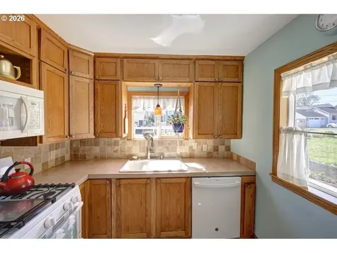 830 17th Avenue Seaside OR 97138