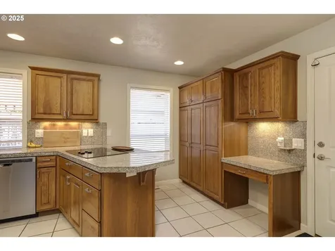 627 NW Heath Street Dallas OR 97338
