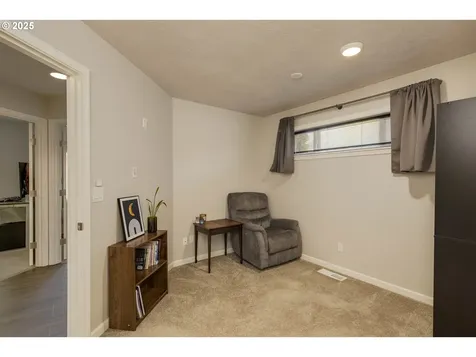 627 NW Heath Street Dallas OR 97338