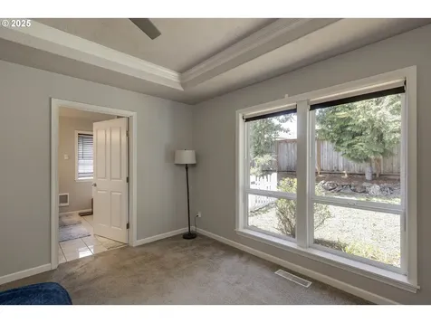 627 NW Heath Street Dallas OR 97338