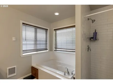 627 NW Heath Street Dallas OR 97338