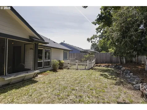 627 NW Heath Street Dallas OR 97338