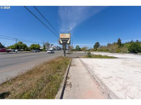 1088 Newmark Avenue Coos Bay OR 97420