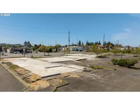 1088 Newmark Avenue Coos Bay OR 97420