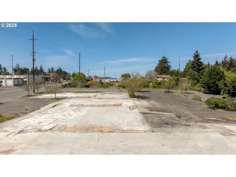 1088 Newmark Avenue Coos Bay OR 97420