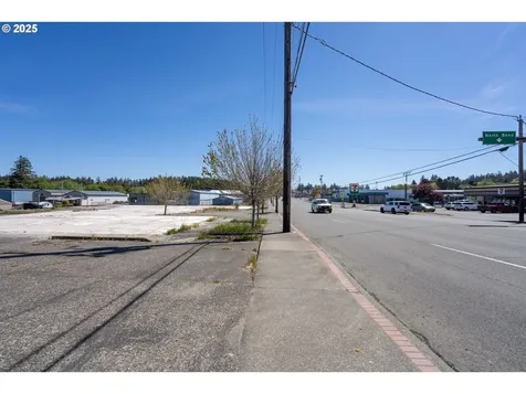 1088 Newmark Avenue Coos Bay OR 97420