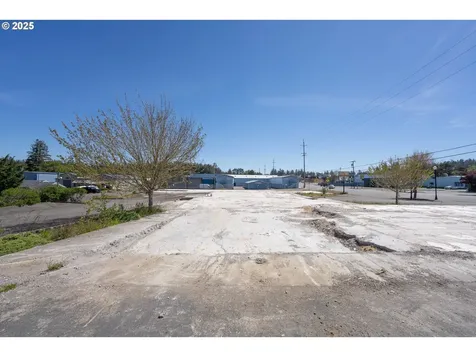 1088 Newmark Avenue Coos Bay OR 97420