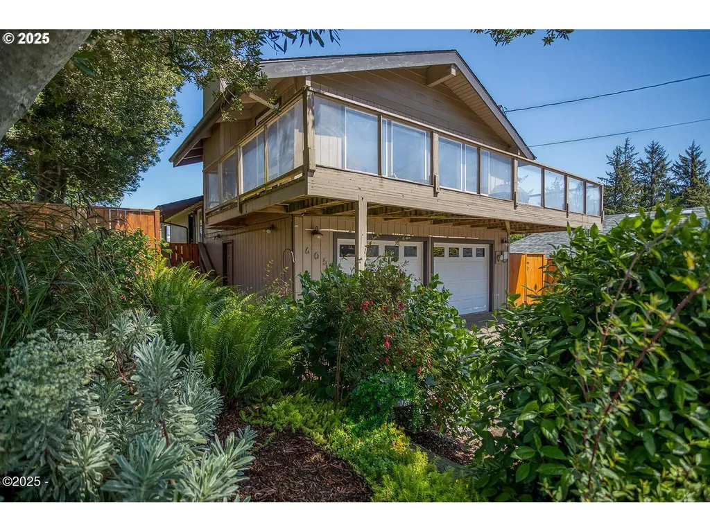 605 SE 2nd Street Newport OR 97365