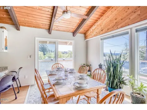 605 SE 2nd Street Newport OR 97365