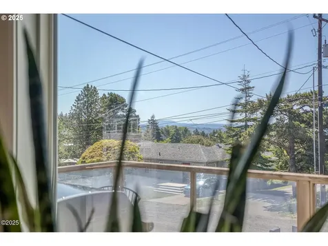 605 SE 2nd Street Newport OR 97365