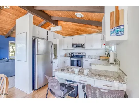 605 SE 2nd Street Newport OR 97365