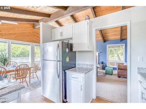 605 SE 2nd Street Newport OR 97365