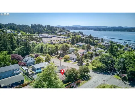 605 SE 2nd Street Newport OR 97365