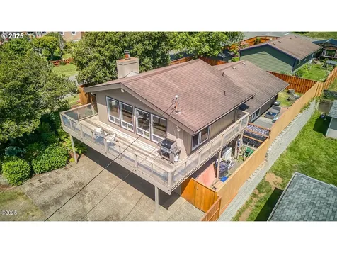605 SE 2nd Street Newport OR 97365