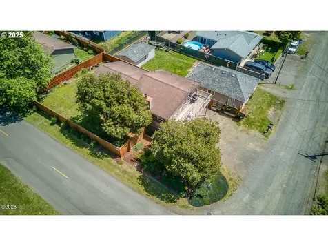 605 SE 2nd Street Newport OR 97365