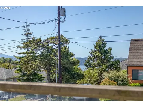 605 SE 2nd Street Newport OR 97365