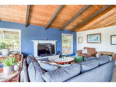 605 SE 2nd Street Newport OR 97365