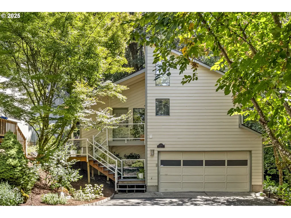9324 SW 55th Avenue Portland OR 97219