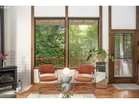 9324 SW 55th Avenue Portland OR 97219
