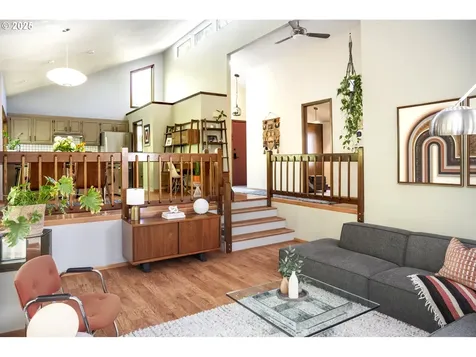 9324 SW 55th Avenue Portland OR 97219