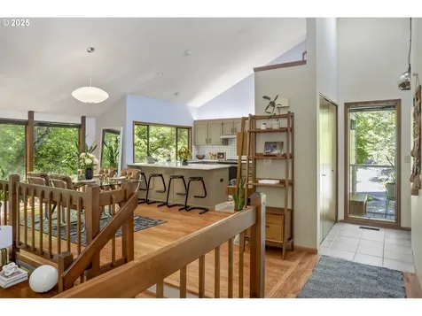 9324 SW 55th Avenue Portland OR 97219
