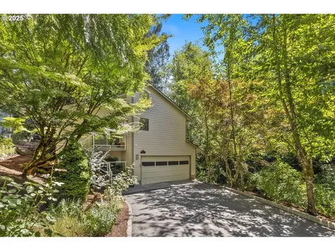 9324 SW 55th Avenue Portland OR 97219