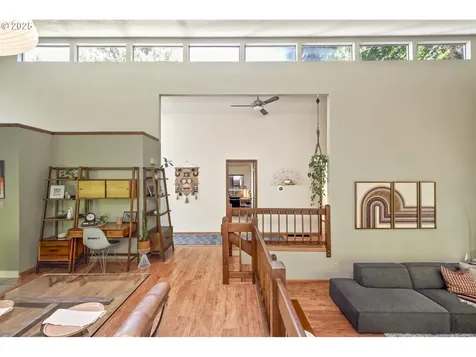 9324 SW 55th Avenue Portland OR 97219