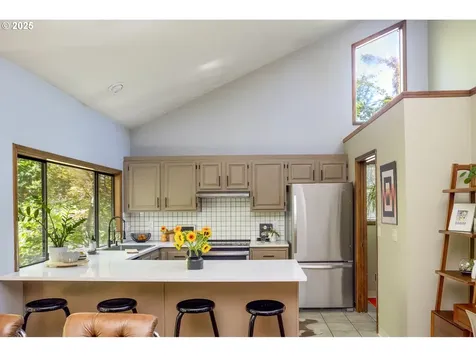 9324 SW 55th Avenue Portland OR 97219