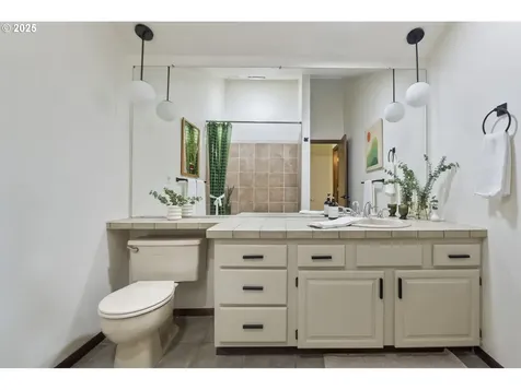 9324 SW 55th Avenue Portland OR 97219