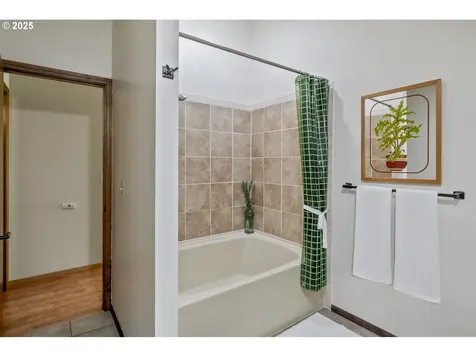 9324 SW 55th Avenue Portland OR 97219