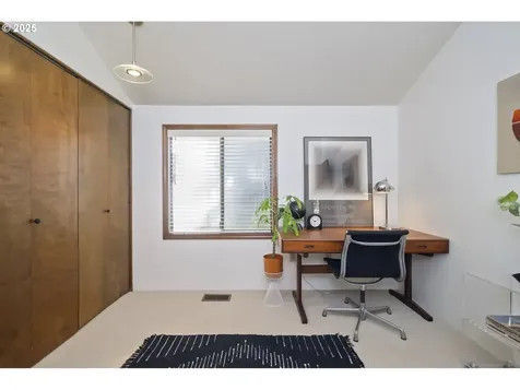 9324 SW 55th Avenue Portland OR 97219